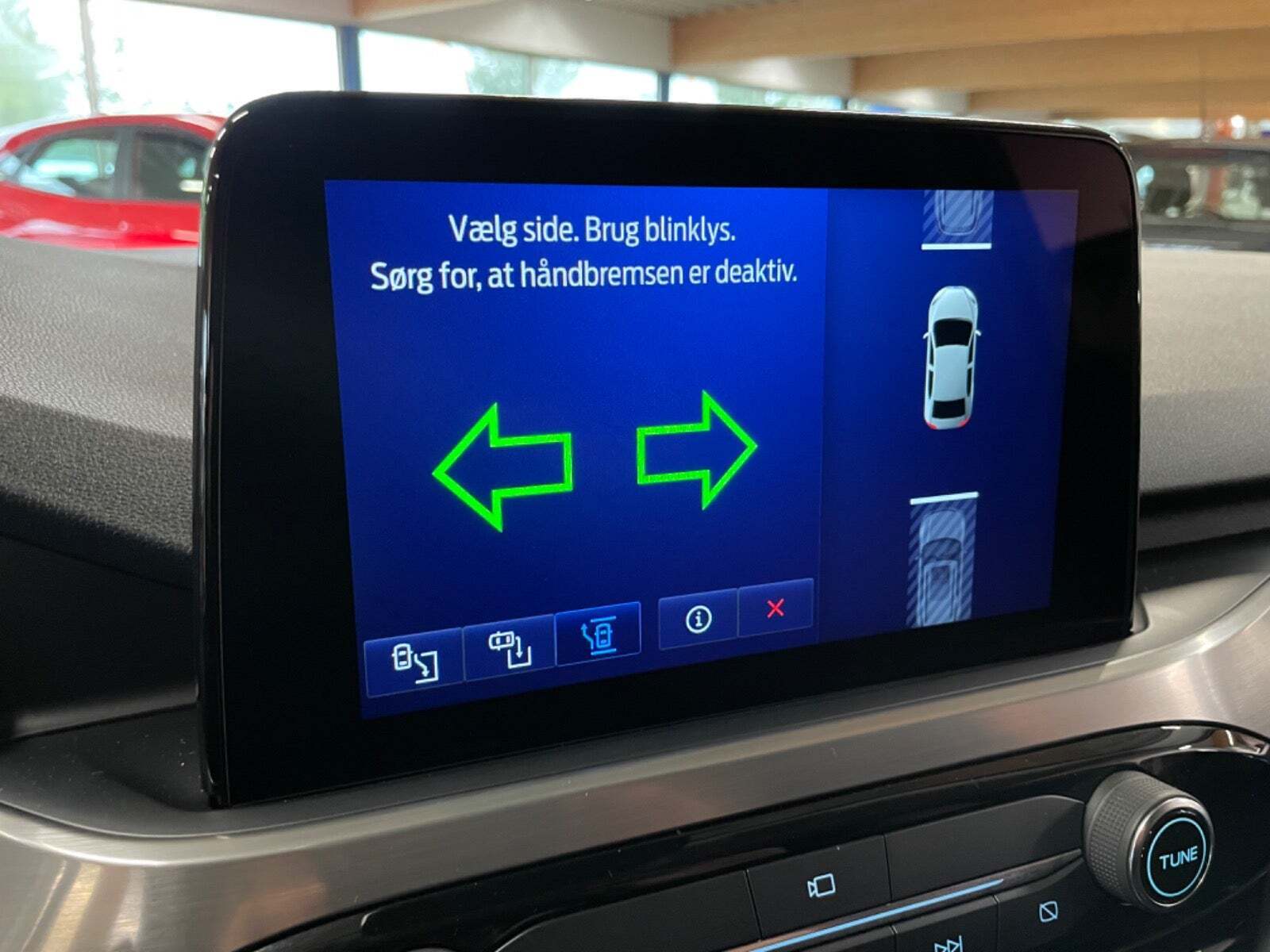 Blå Ford Kuga fra 2022