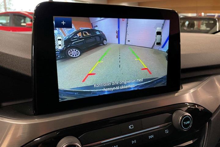 Blå Ford Kuga fra 2022