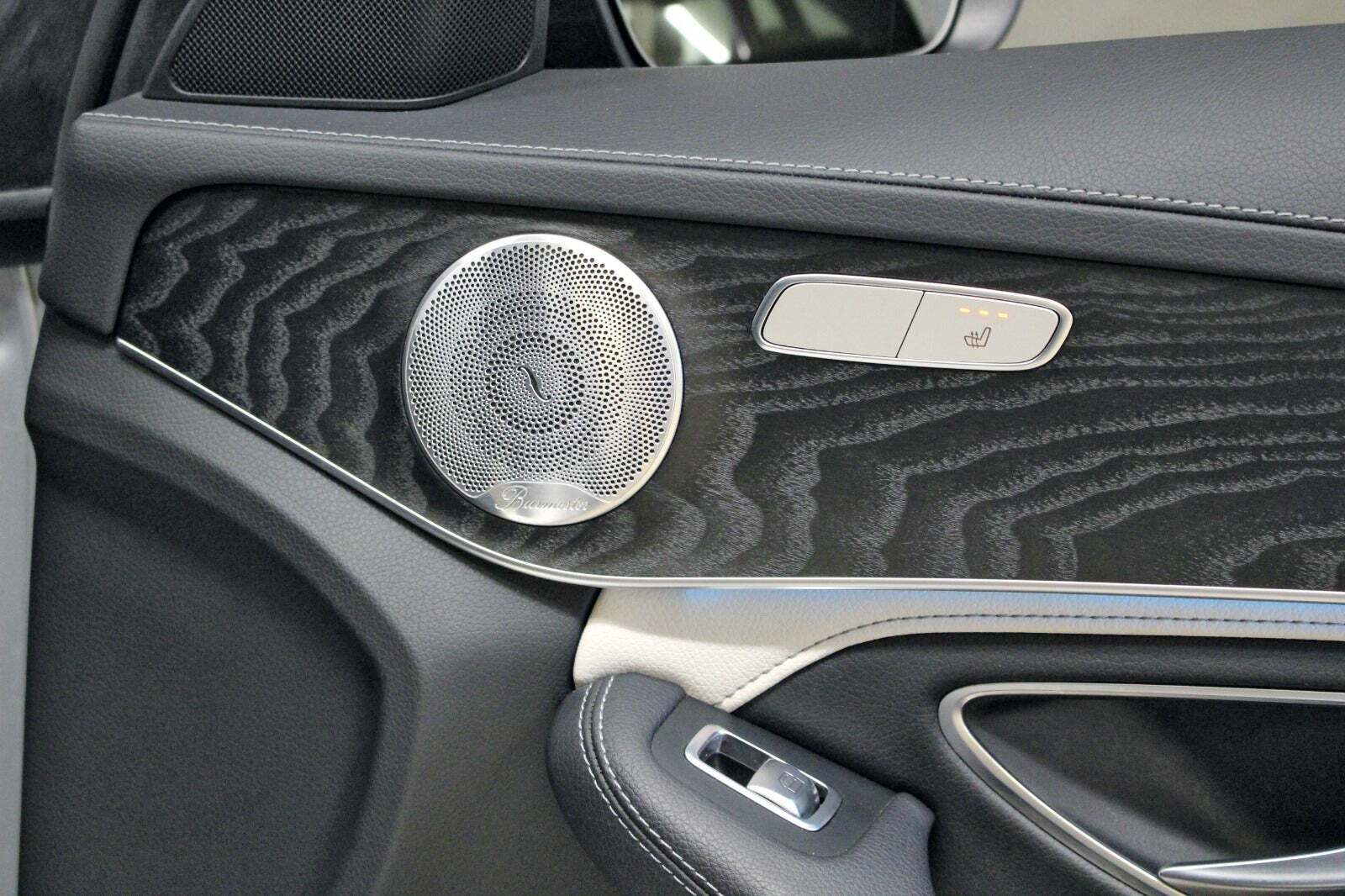 Sølv Mercedes C63 fra 2016