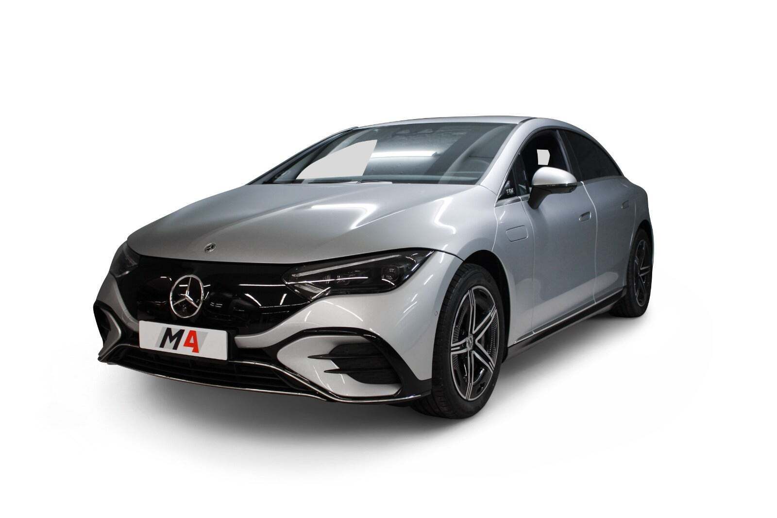 Sølv Mercedes EQE350+ fra 2022