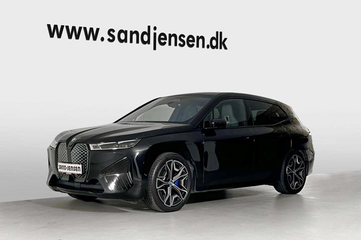 Grå BMW iX fra 2022