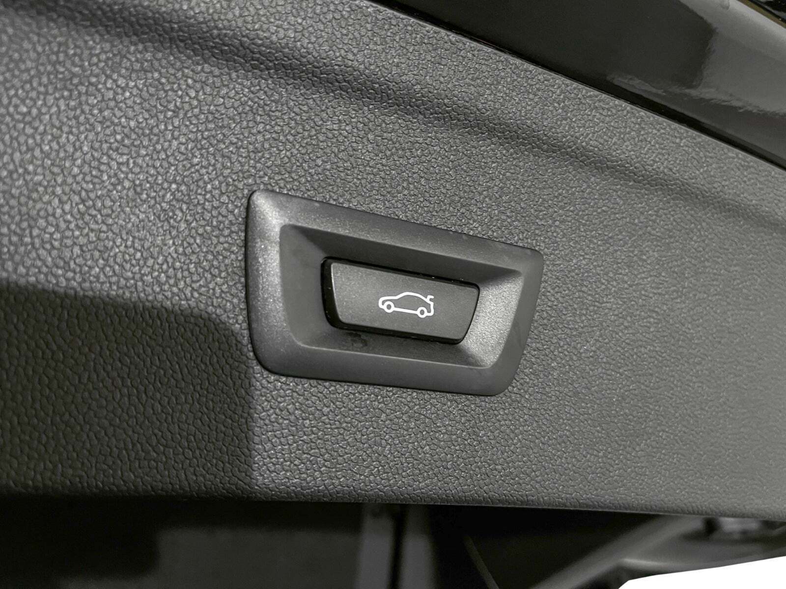 Grå BMW iX fra 2022