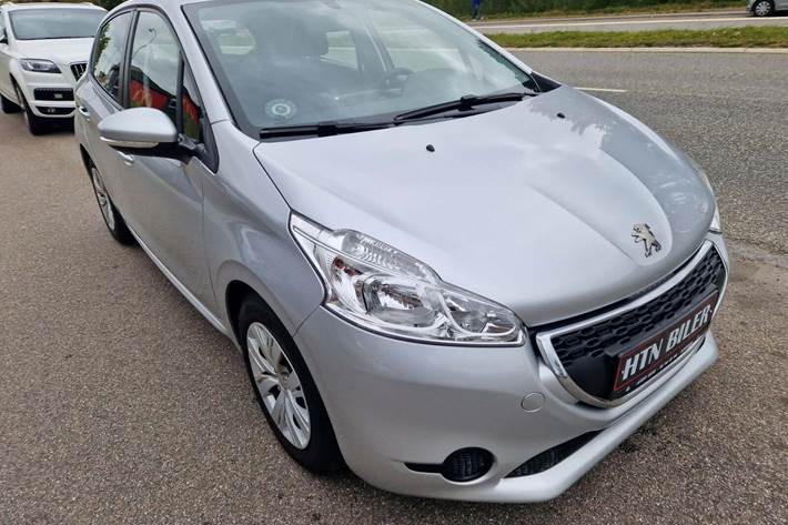 Sølv Peugeot 208 fra 2015