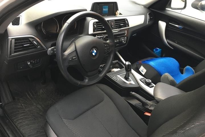 Hvid BMW 1-Serie fra 2017