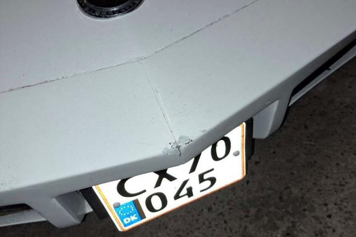 Hvid Chevrolet Corvette fra 1974