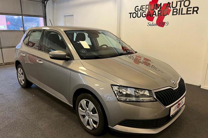 Beige Skoda Fabia fra 2019