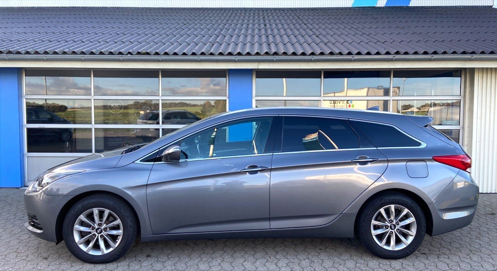 Grå Hyundai i40 fra 2016