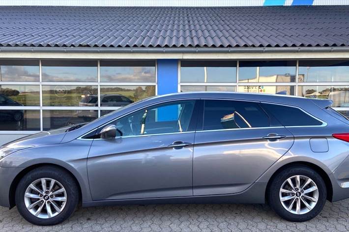 Grå Hyundai i40 fra 2016
