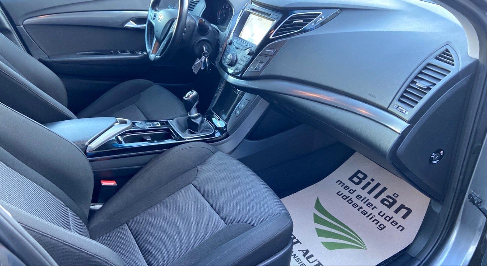 Grå Hyundai i40 fra 2016