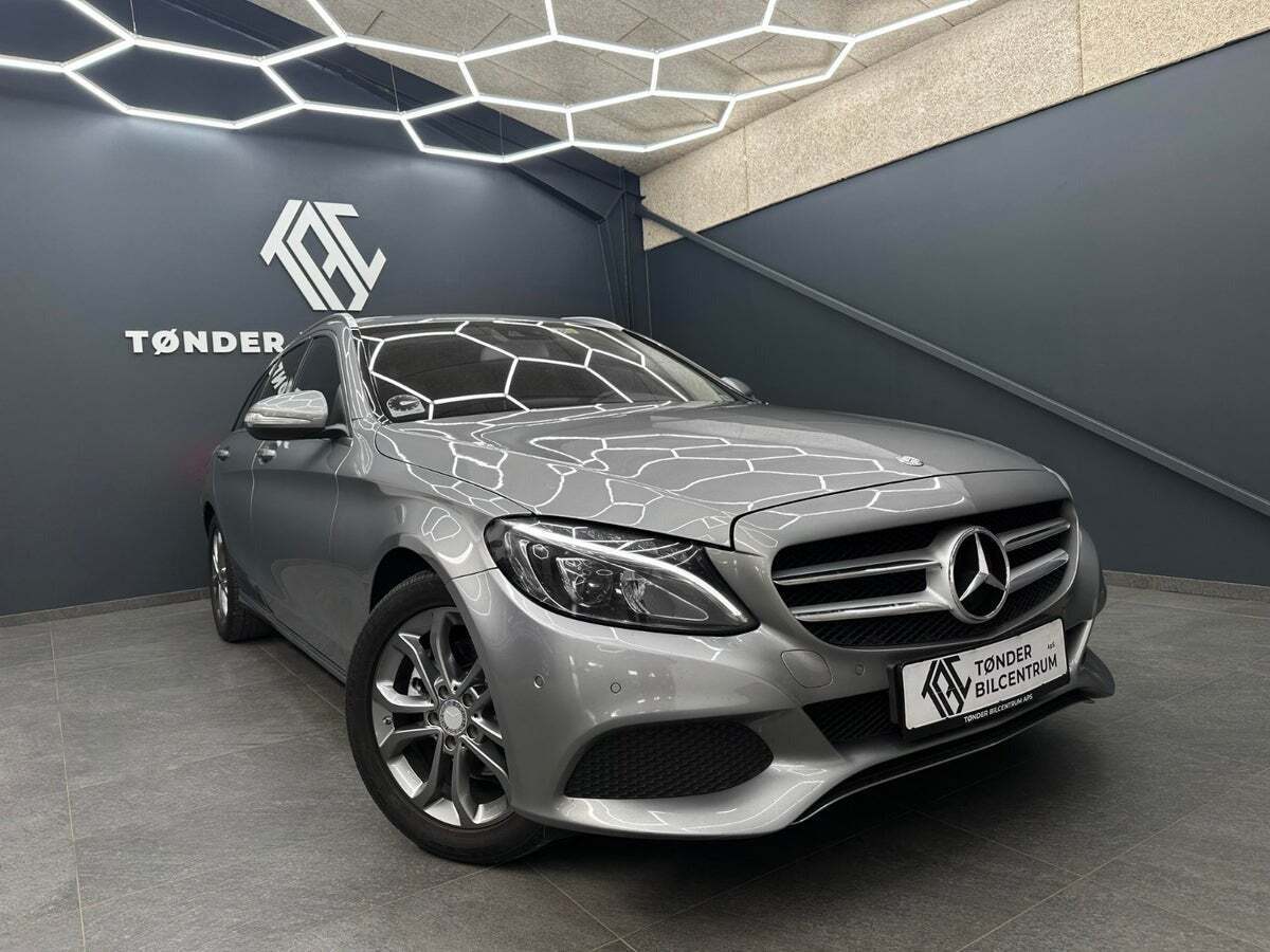 Grå Mercedes C220 fra 2014