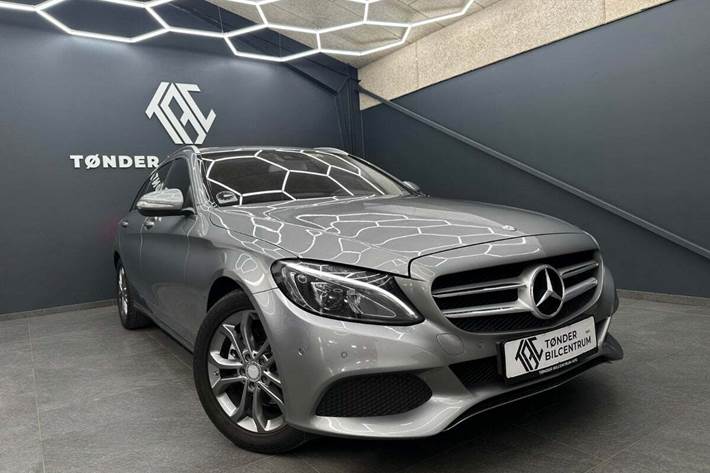 Grå Mercedes C220 fra 2014