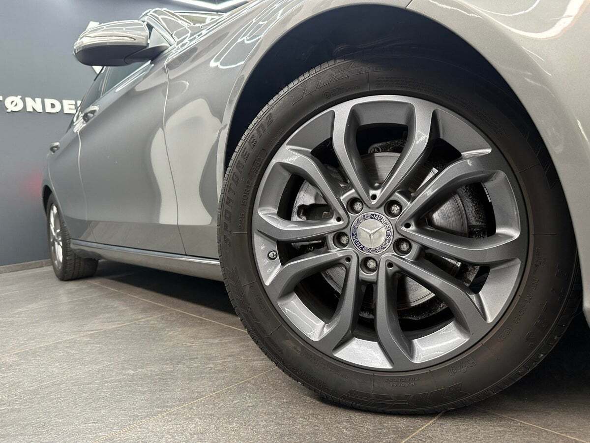 Grå Mercedes C220 fra 2014