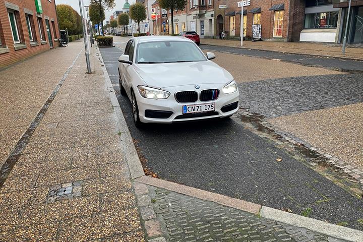 Hvid BMW 1-Serie fra 2017