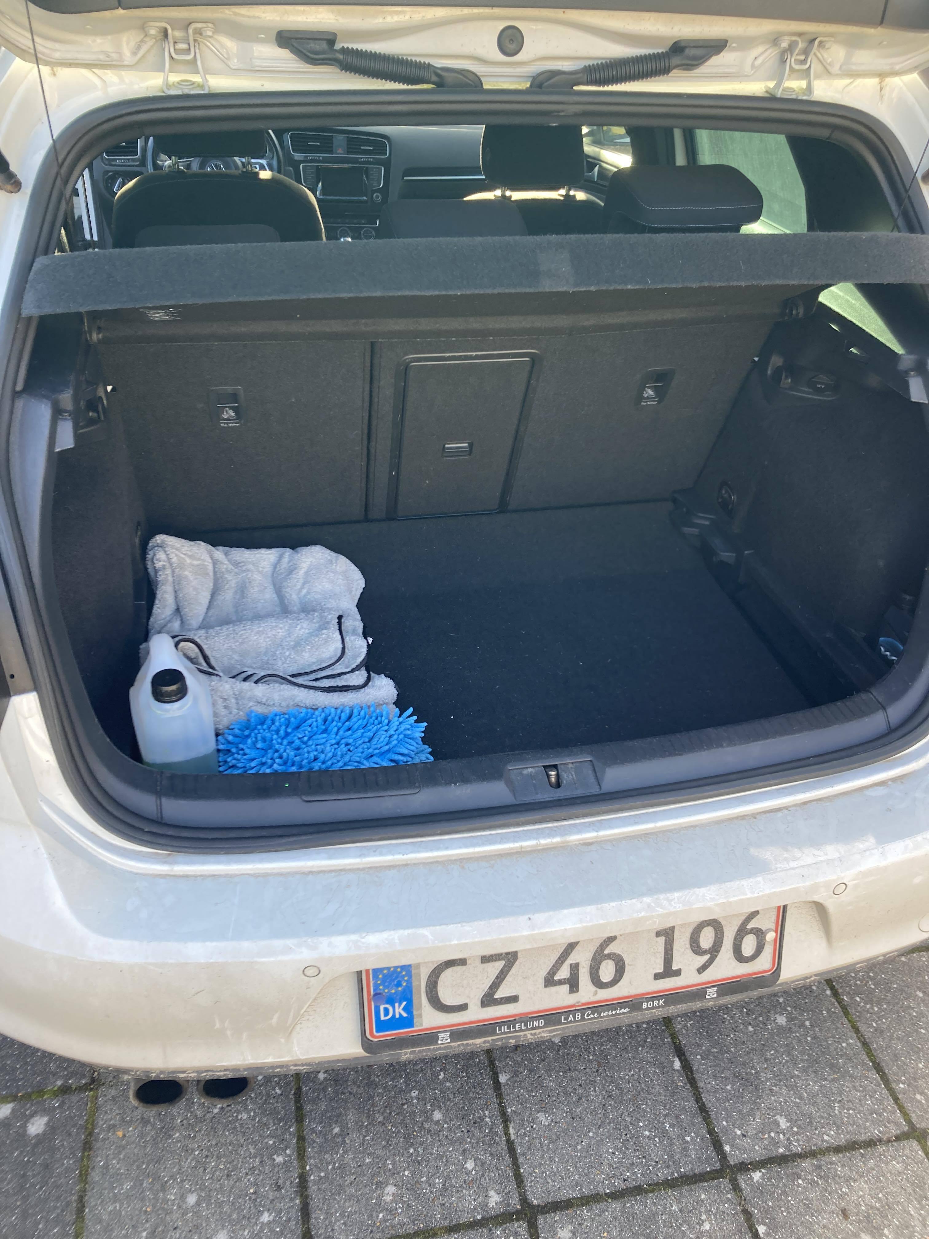 Hvid VW Golf VII fra 2013