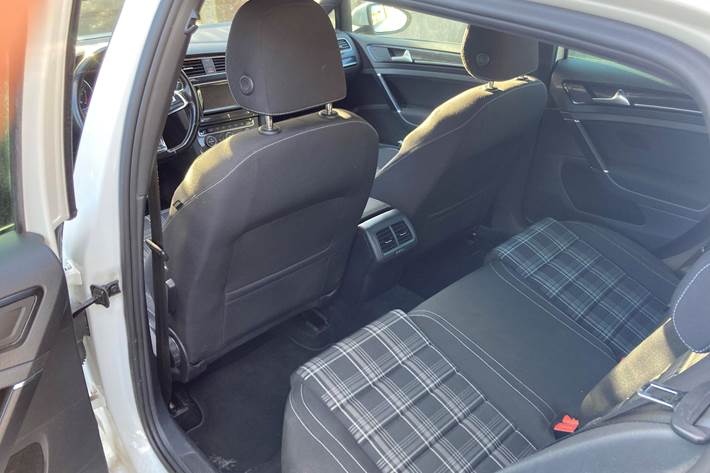 Hvid VW Golf VII fra 2013