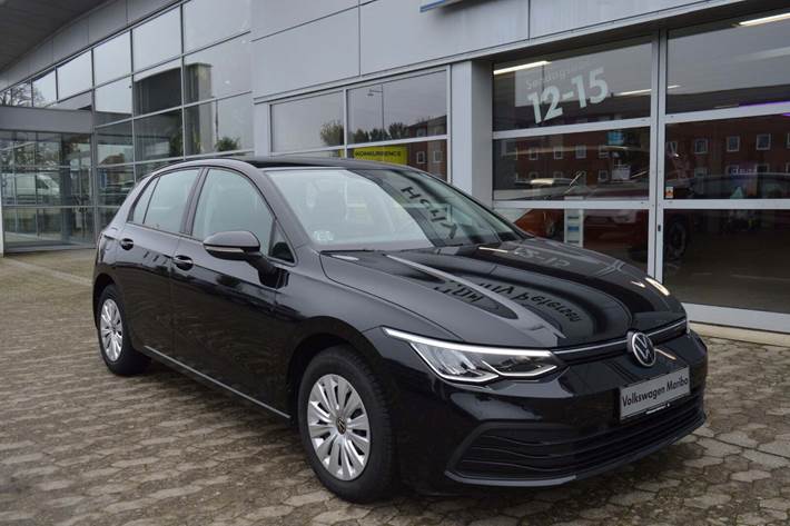 Grå VW Golf VIII fra 2021