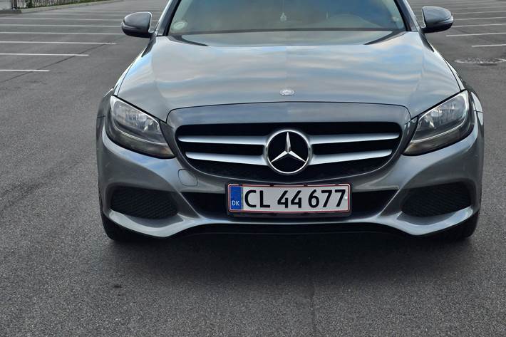 Grå Mercedes C200 fra 2015