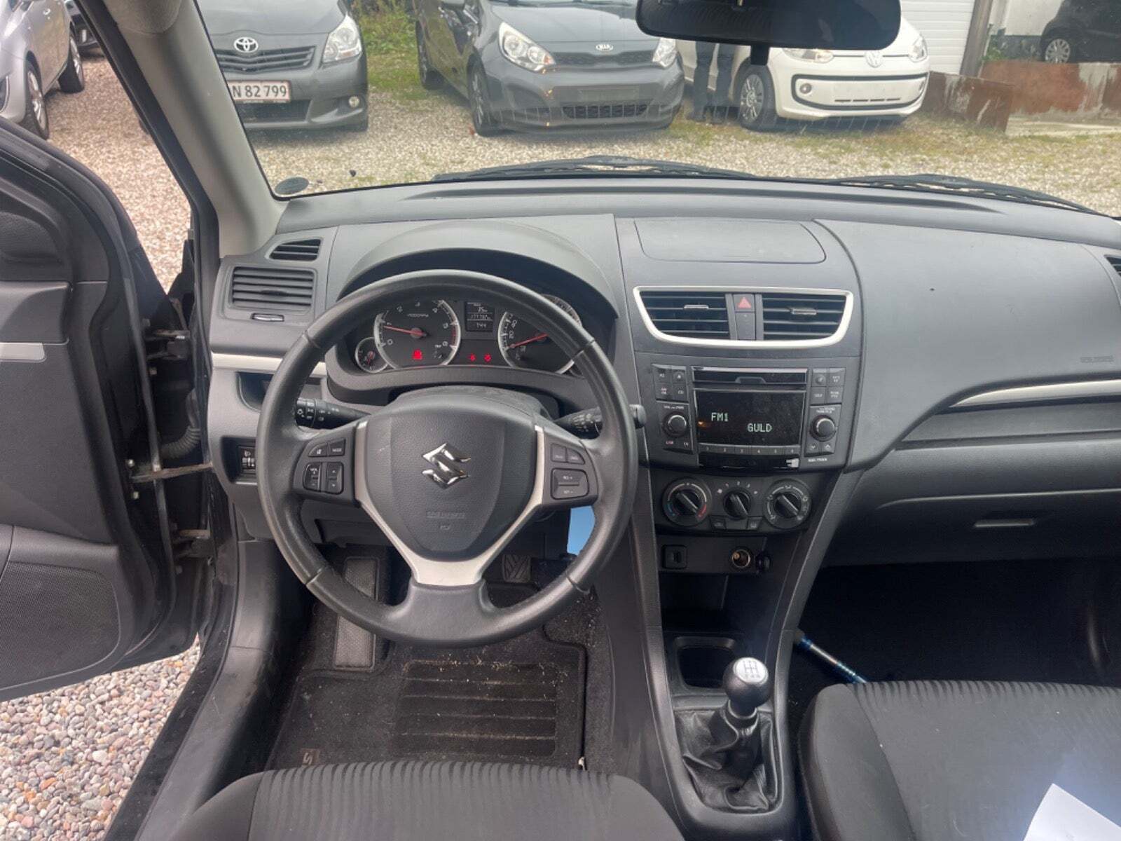 Sort Suzuki Swift fra 2013