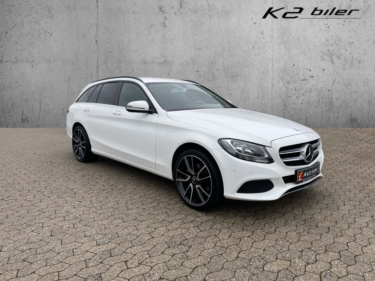 Hvid Mercedes C200 fra 2017