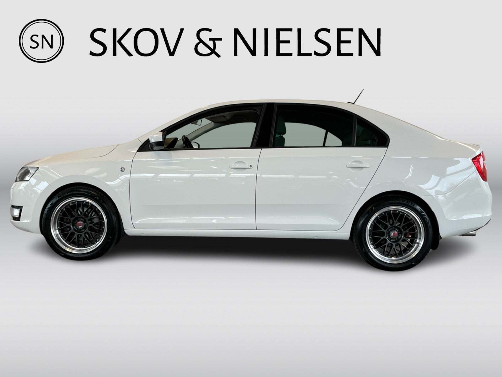 Hvid Skoda Rapid fra 2014