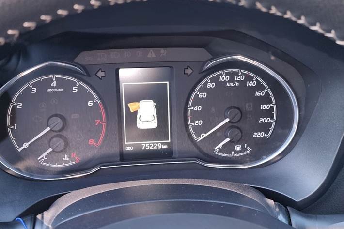 Grå Toyota Yaris fra 2019