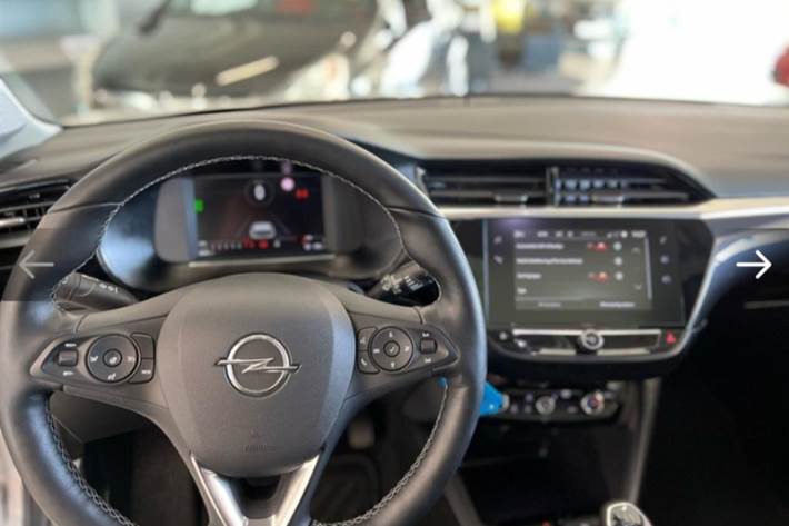 Hvid Opel Corsa fra 2021