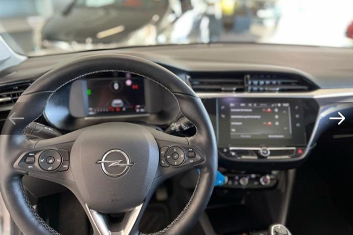 Hvid Opel Corsa fra 2021