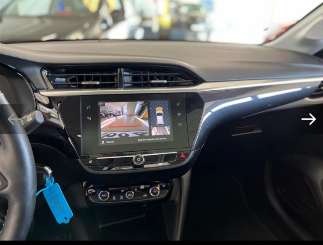 Hvid Opel Corsa fra 2021
