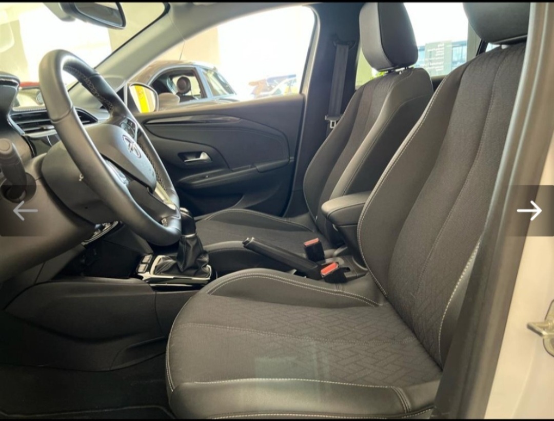 Hvid Opel Corsa fra 2021