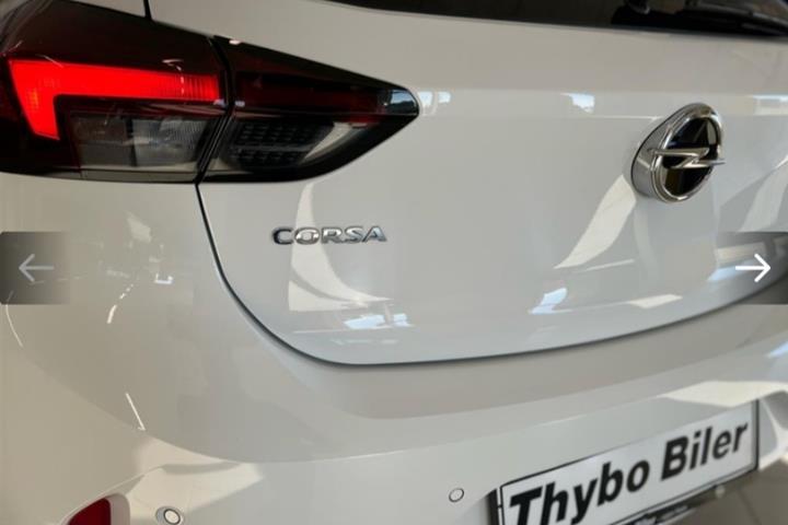 Hvid Opel Corsa fra 2021
