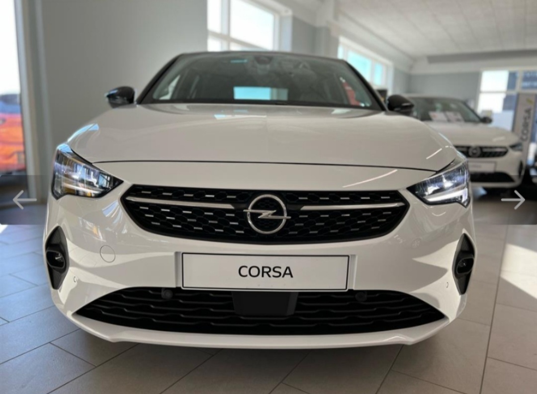 Hvid Opel Corsa fra 2021