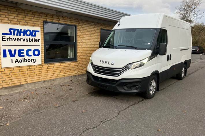 Hvid Iveco Daily fra 2023
