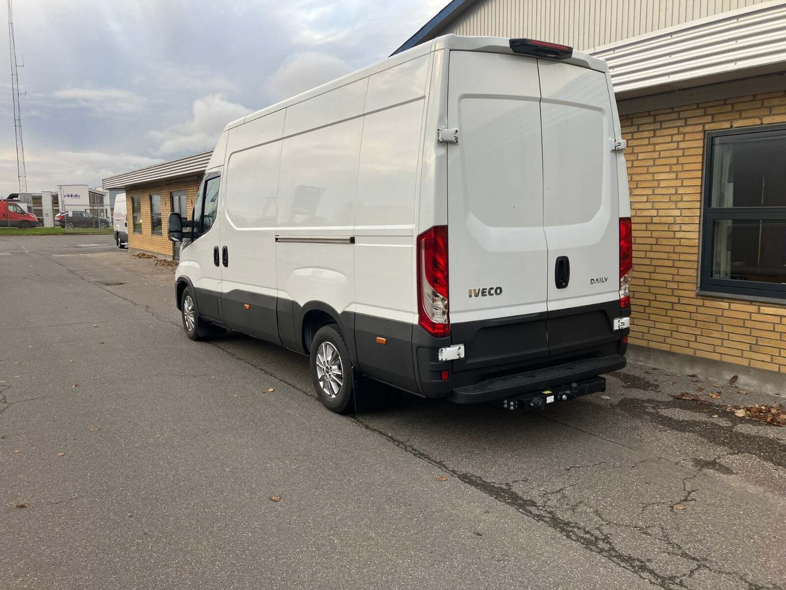 Hvid Iveco Daily fra 2023