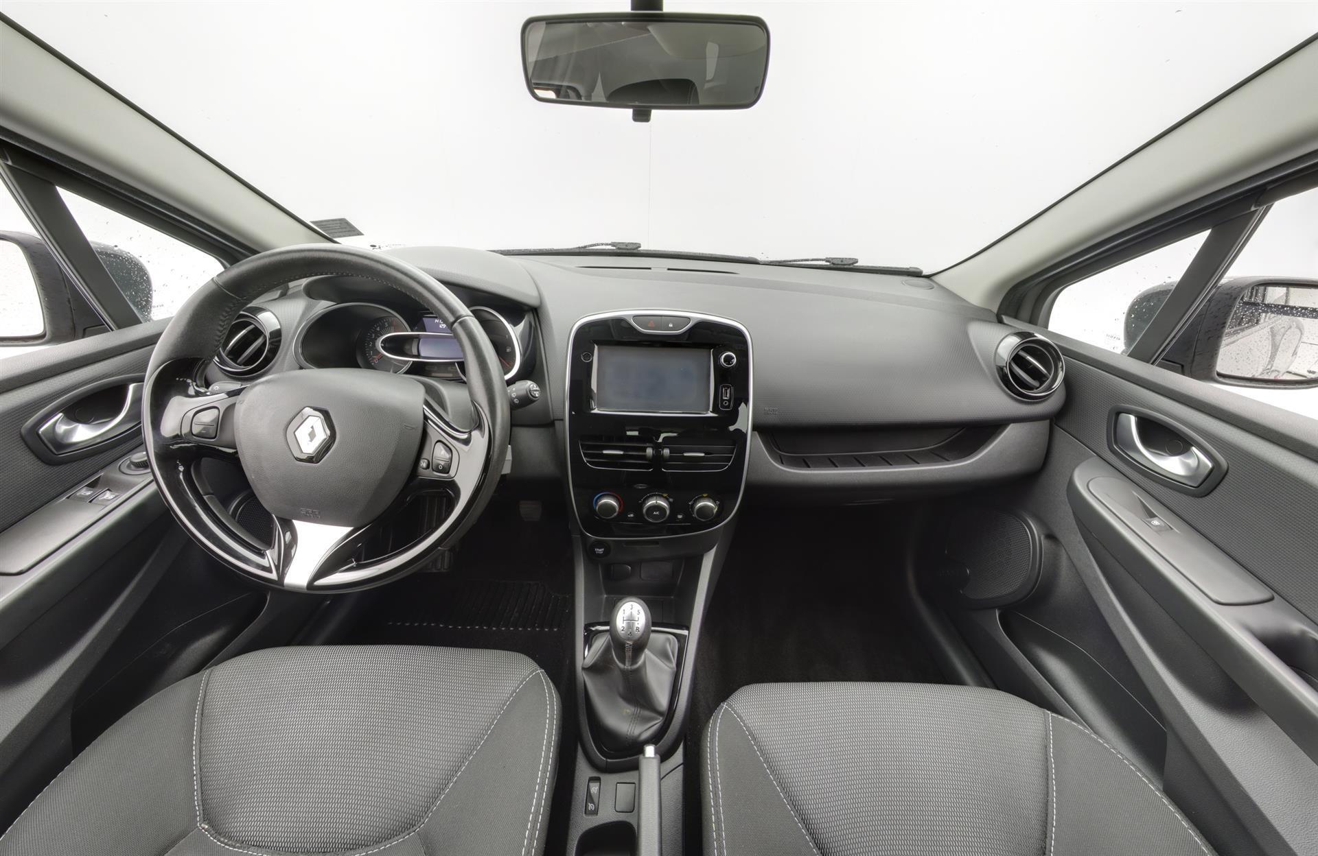 Grå Renault Clio fra 2016