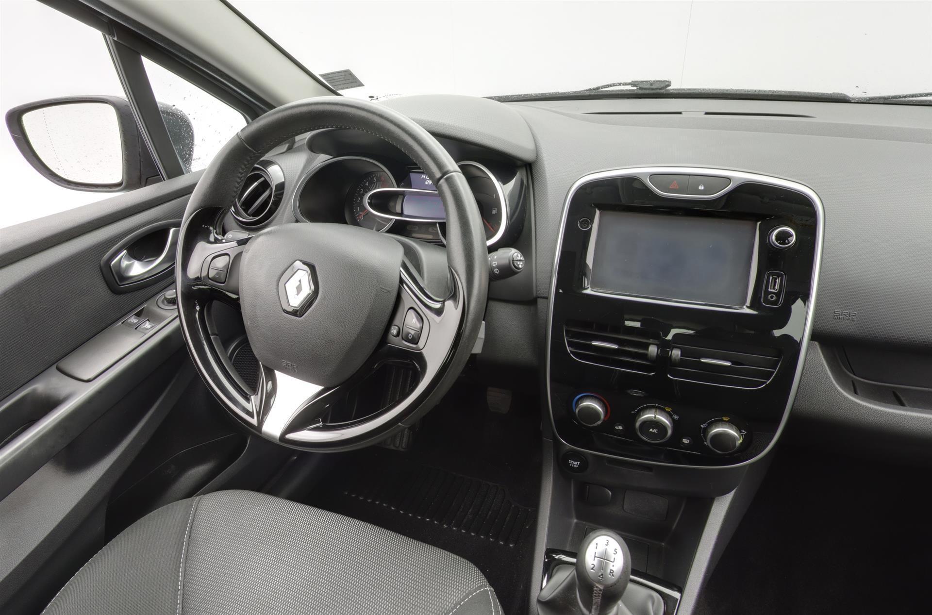 Grå Renault Clio fra 2016