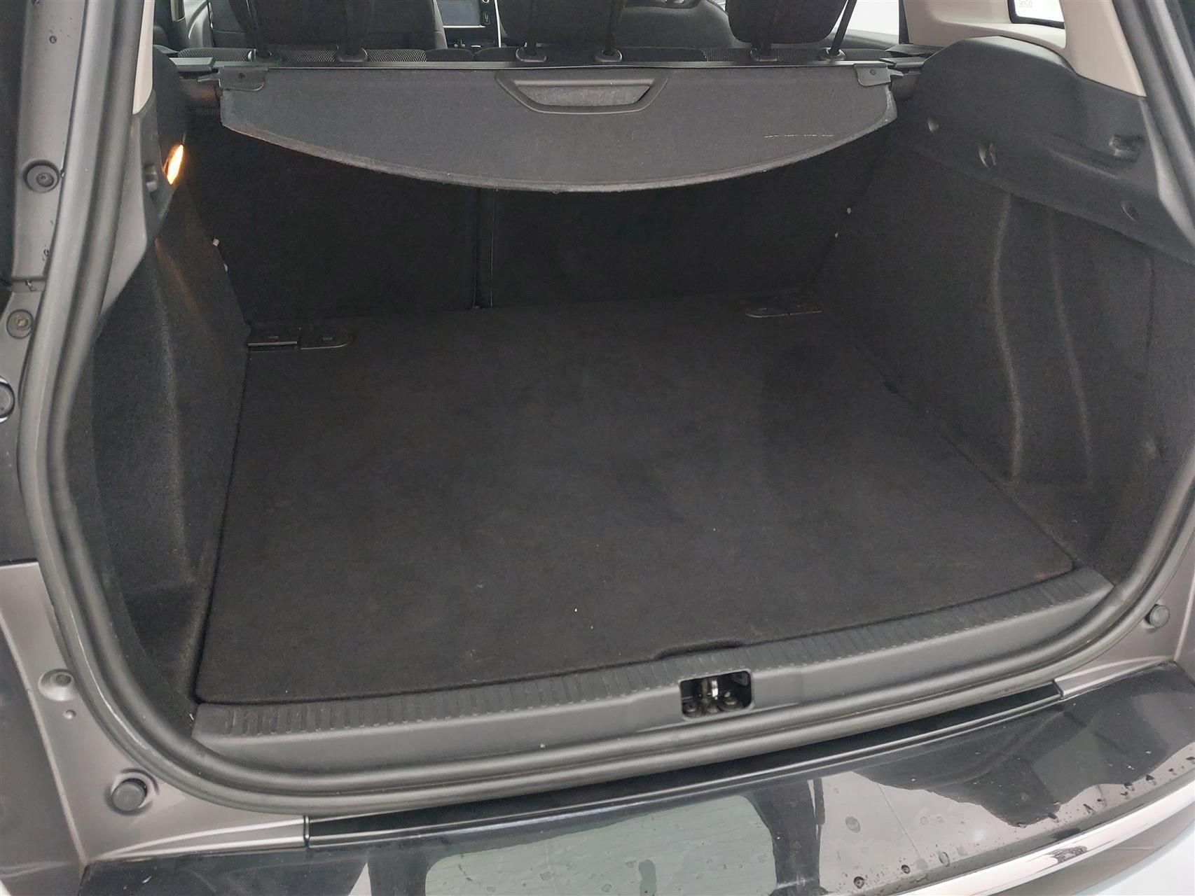 Grå Renault Clio fra 2016