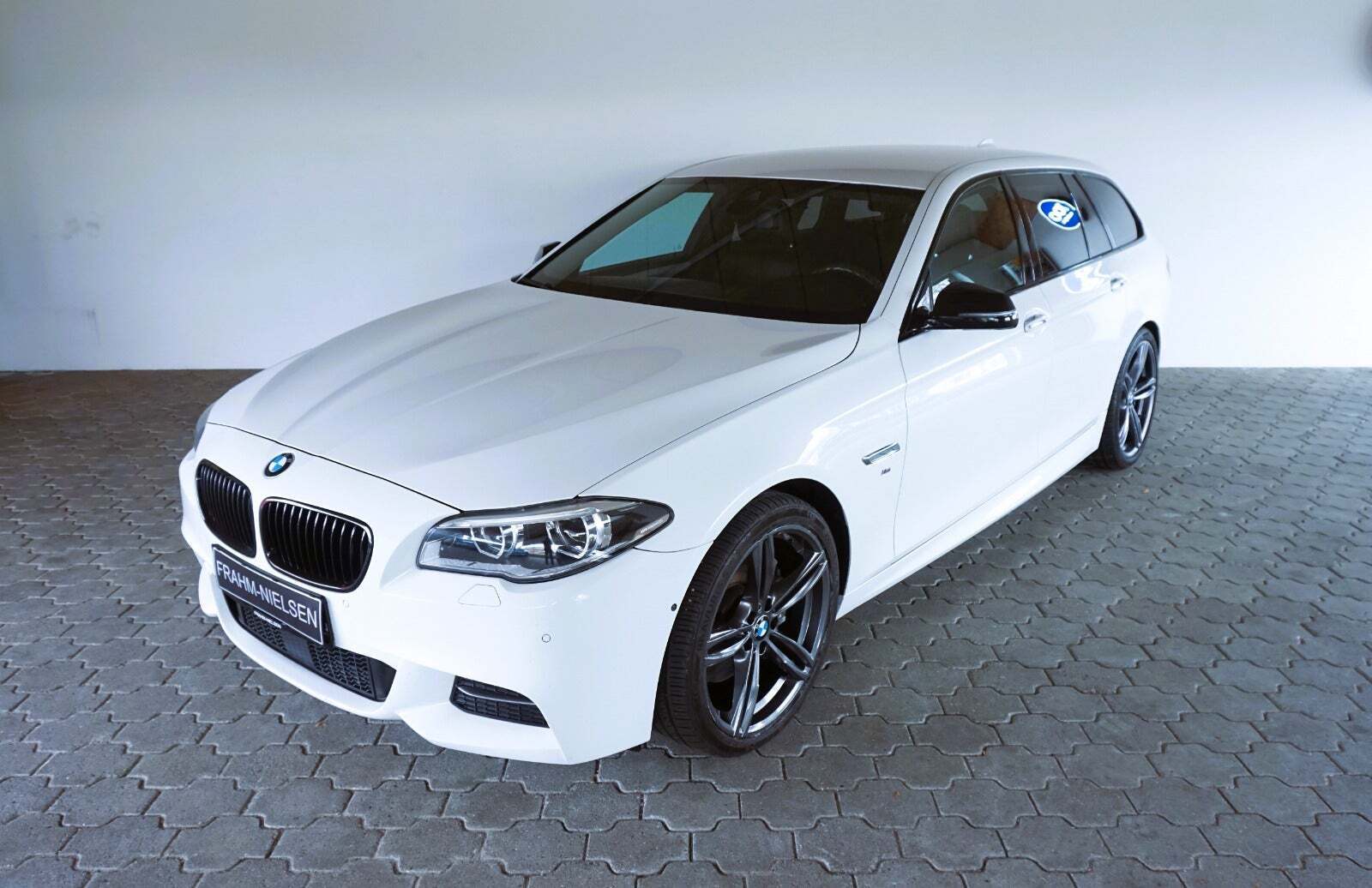 Hvid BMW 535d fra 2014