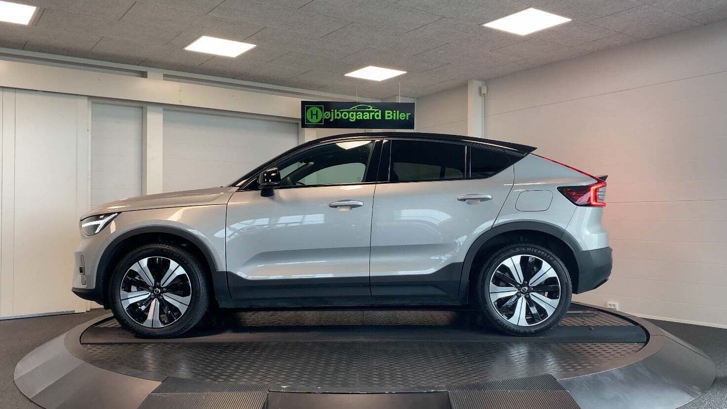 Grå Volvo C40 fra 2022