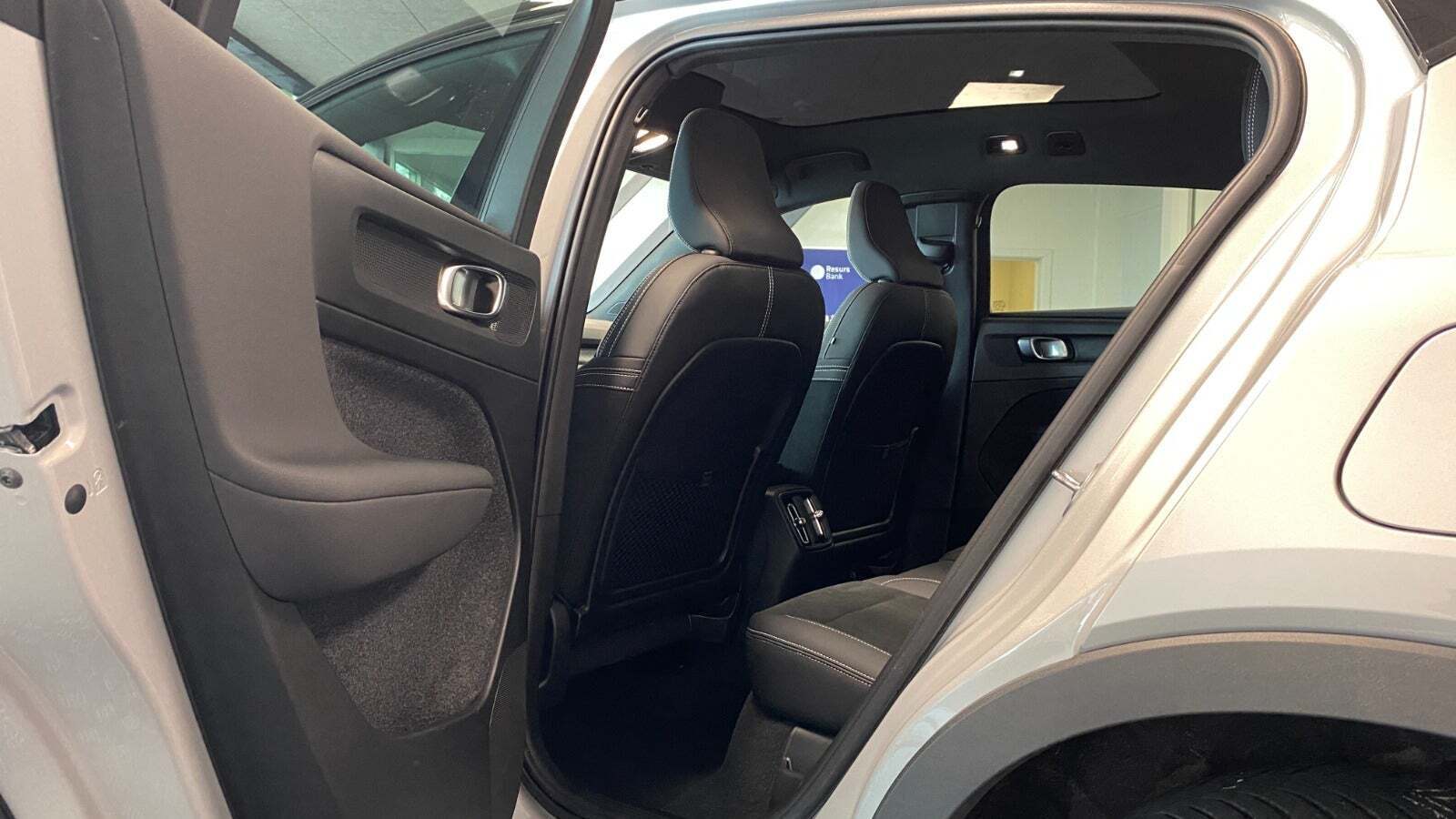 Grå Volvo C40 fra 2022