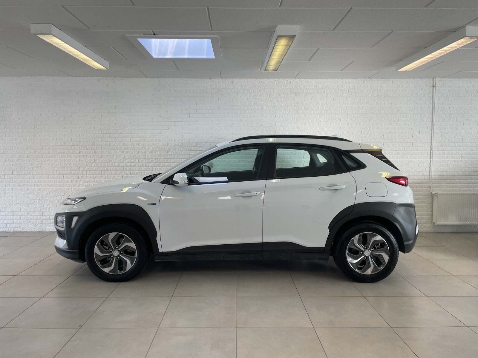 Grå Hyundai Kona fra 2020