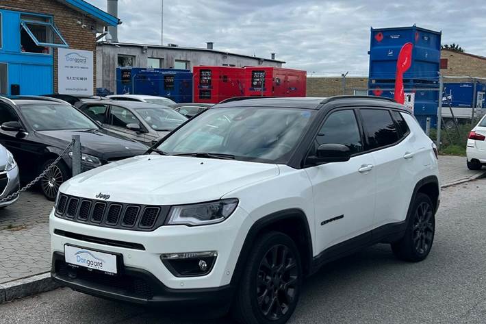 Hvid Jeep Compass fra 2020