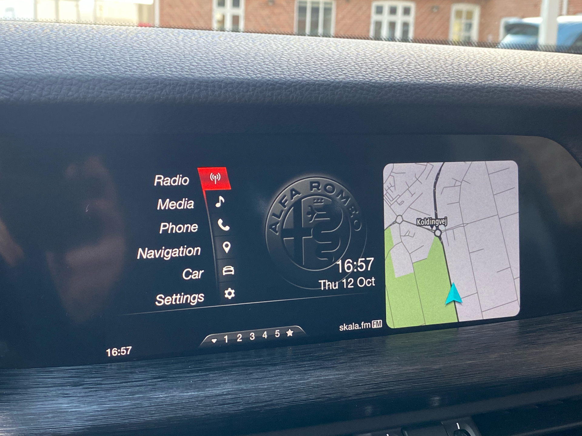 Blå Alfa Romeo Stelvio fra 2020