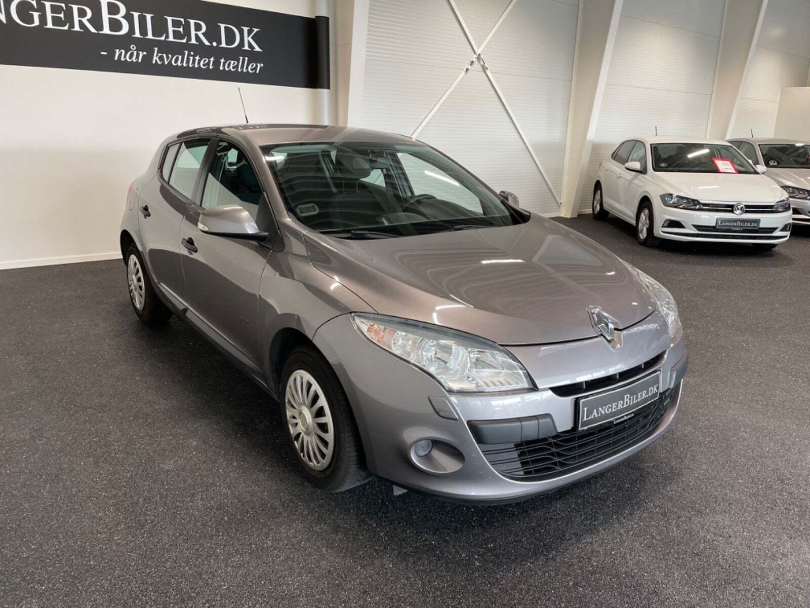 Grå Renault Megane III fra 2011