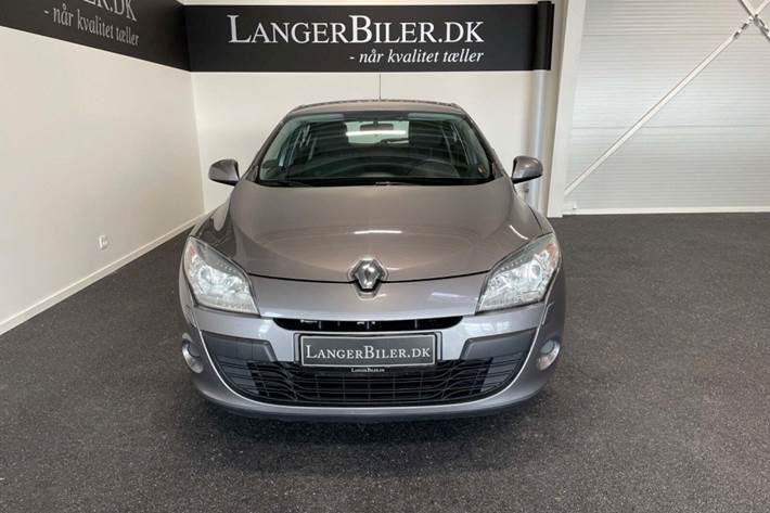 Grå Renault Megane III fra 2011