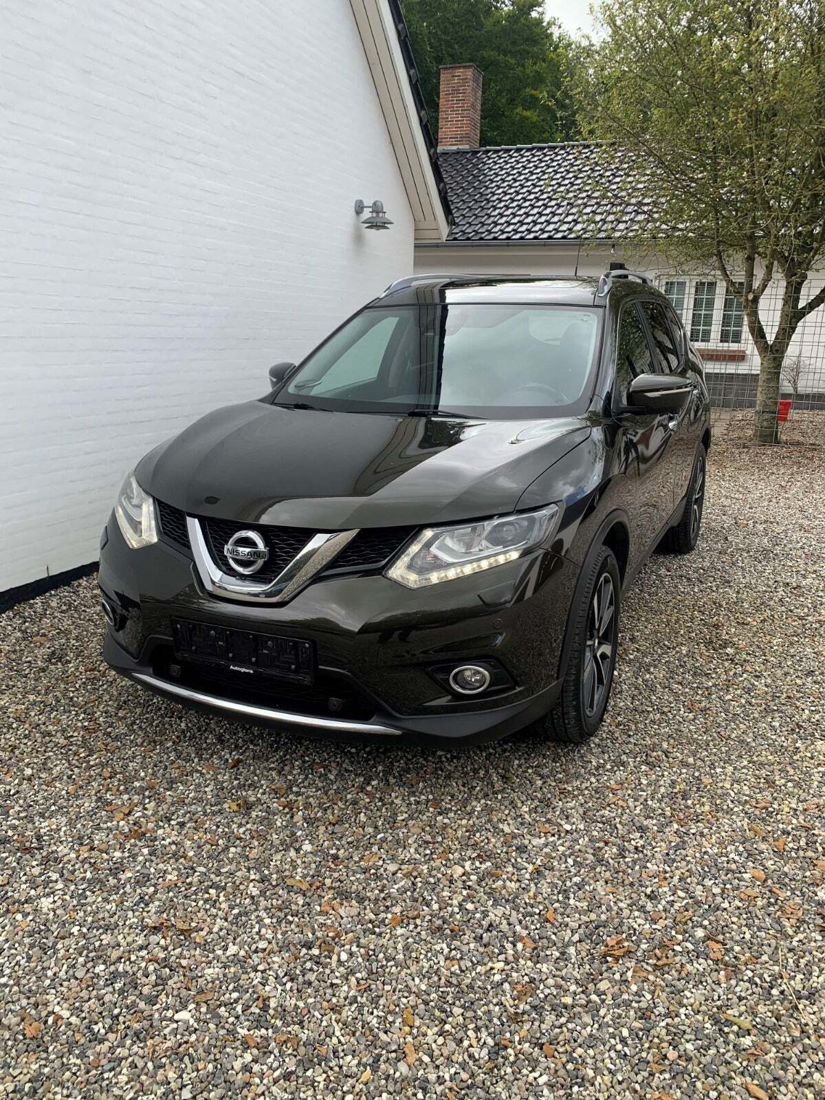 Brun Nissan X-Trail fra 2014