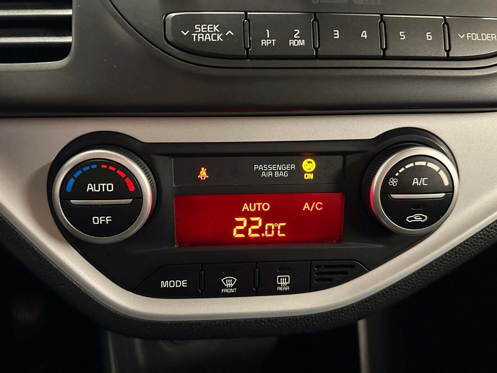 Grå Kia Picanto fra 2016