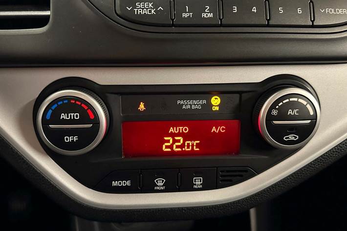 Grå Kia Picanto fra 2016