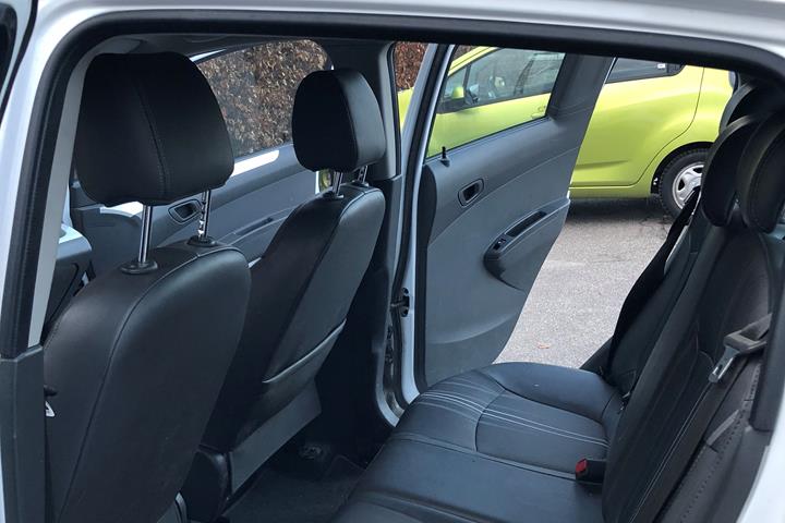 Hvid Chevrolet Spark fra 2014