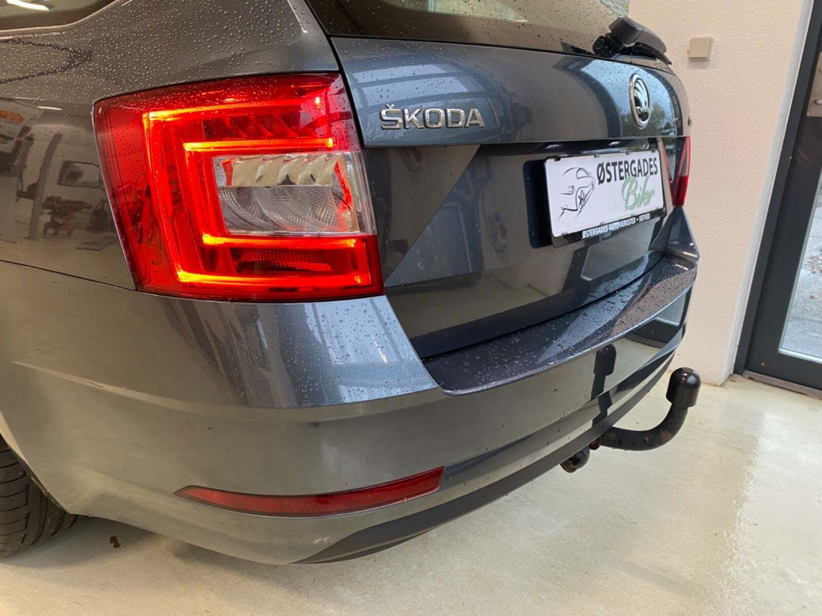 Grå Skoda Octavia fra 2018