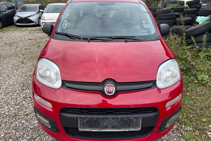 Rød Fiat Panda fra 2013